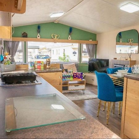 Tattershall Lakes Private Hot Tub Lodge - Sleeps 6 リンカーン エクステリア 写真